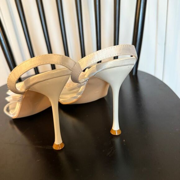 Revolve x Maggie Macdonald Superdown Minnie white satin rosette sandal heels 9 - Picture 7 of 11